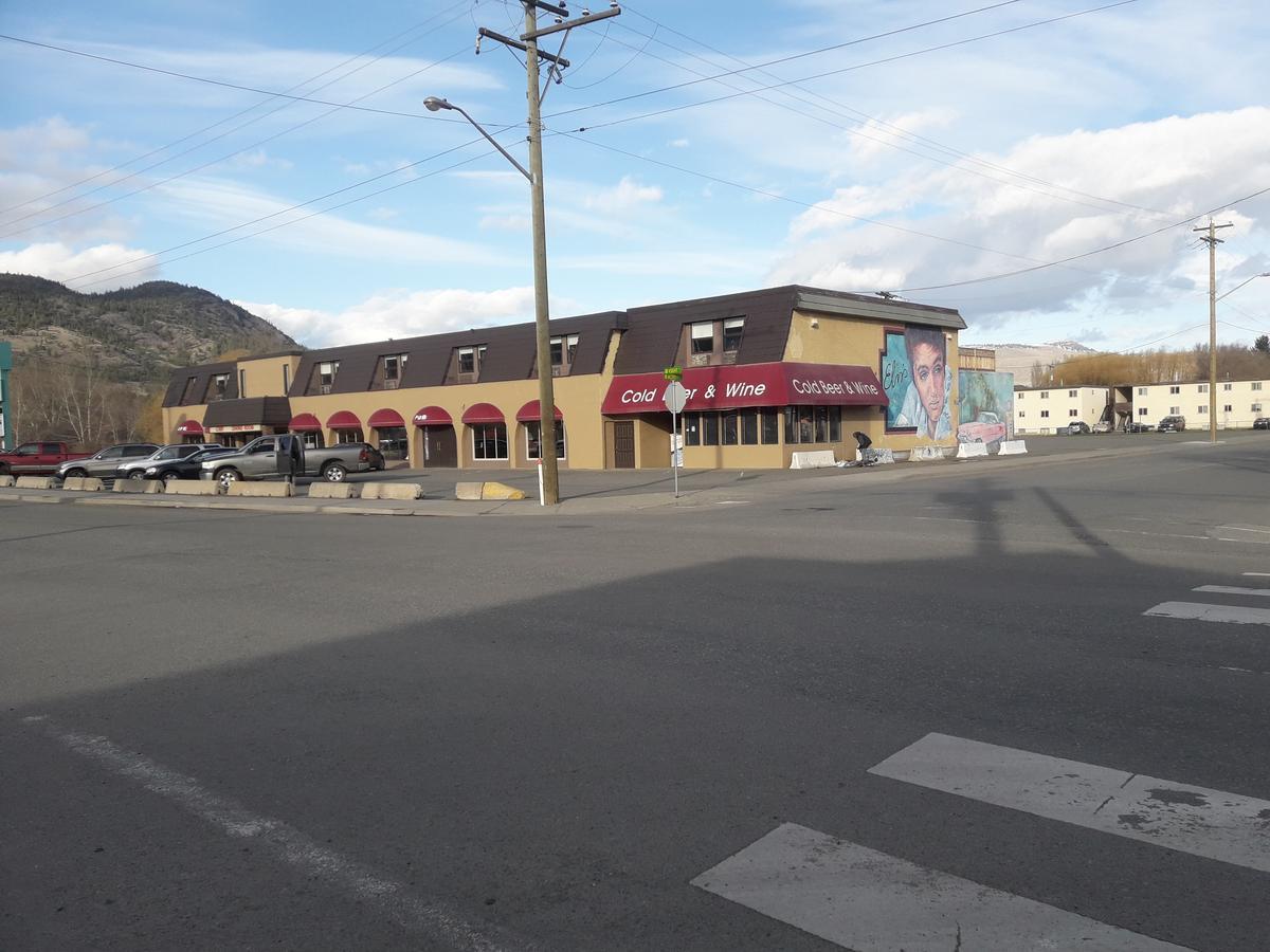 Merritt Desert Inn Екстериор снимка