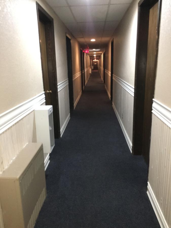 Merritt Desert Inn Екстериор снимка