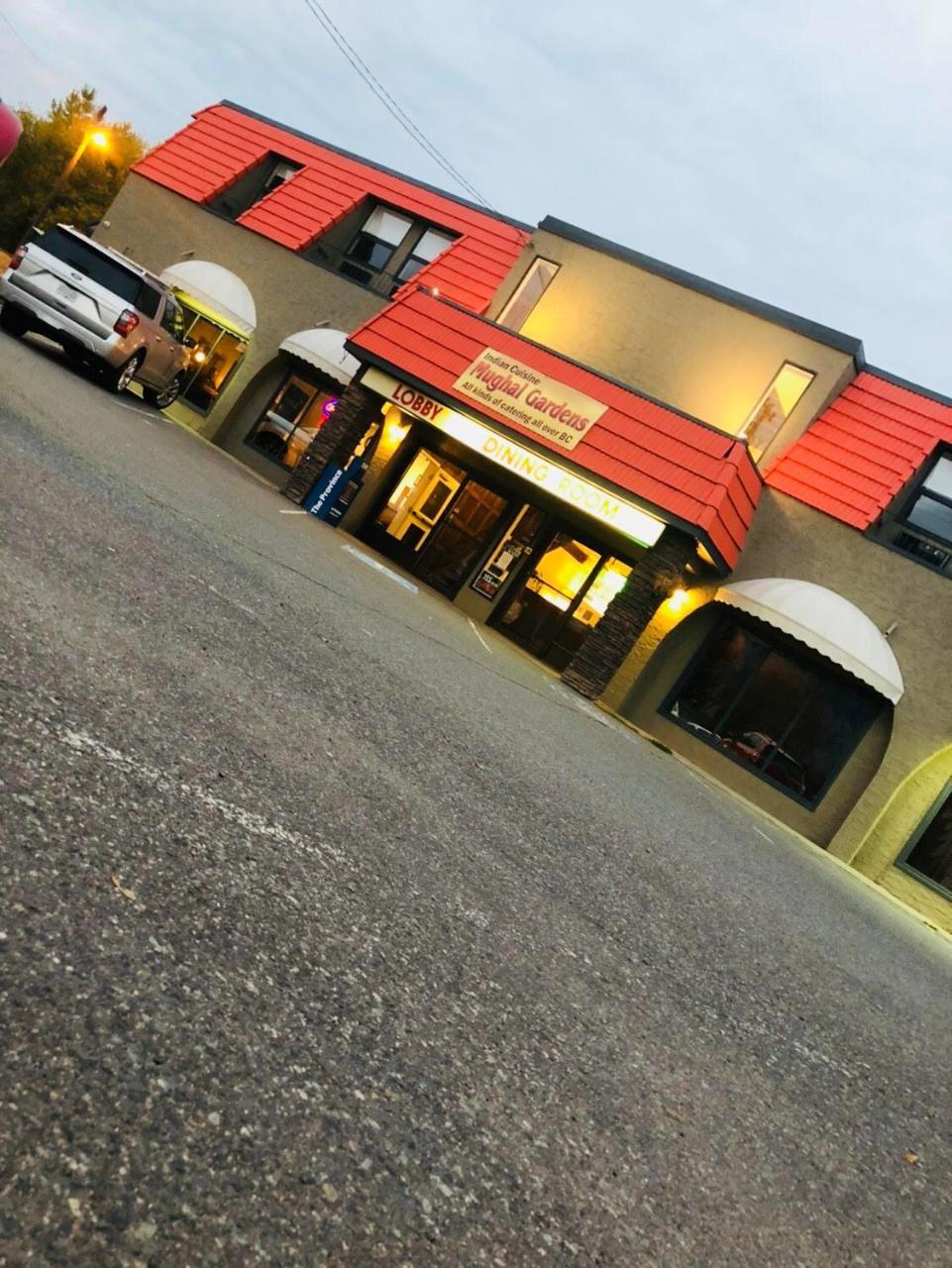 Merritt Desert Inn Екстериор снимка