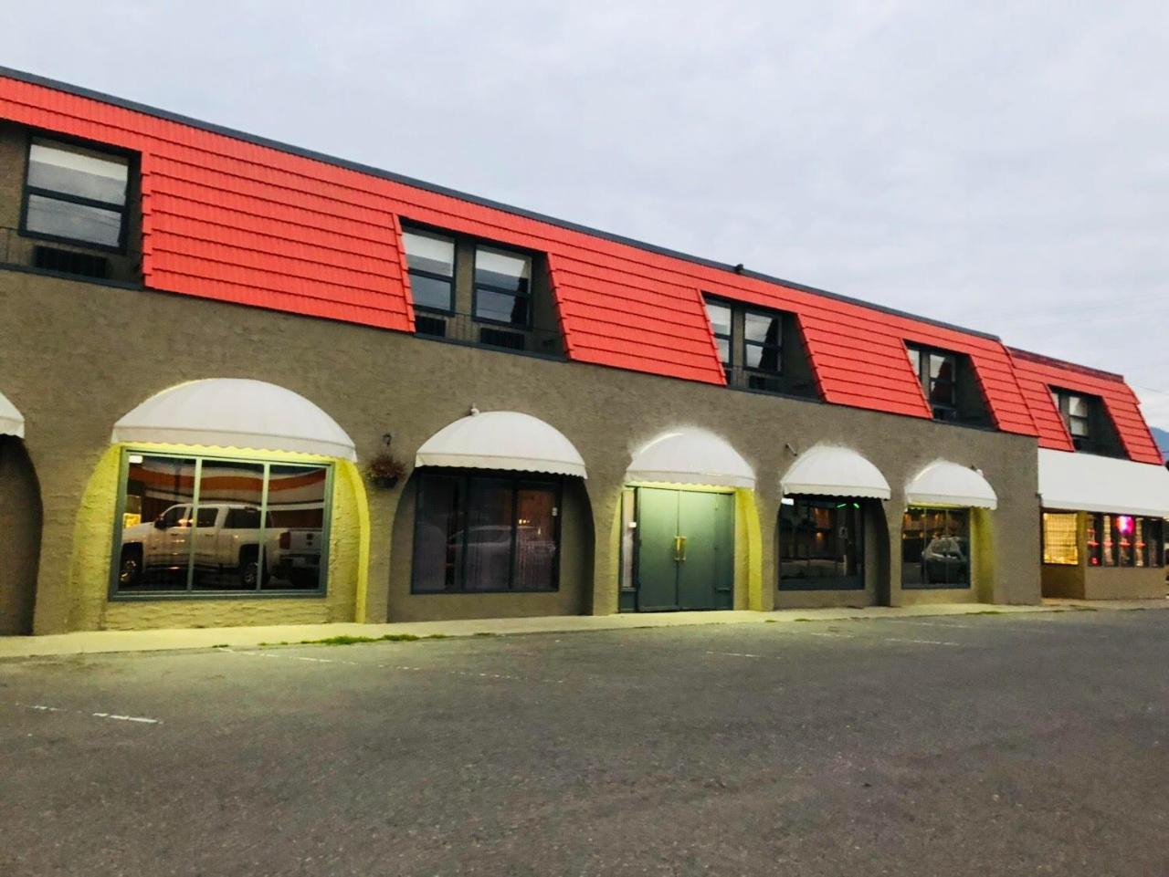 Merritt Desert Inn Екстериор снимка